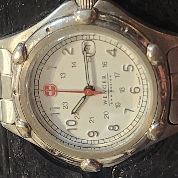 Vintage Wenger SAK Design Womens Watch - Picture 3 of 6